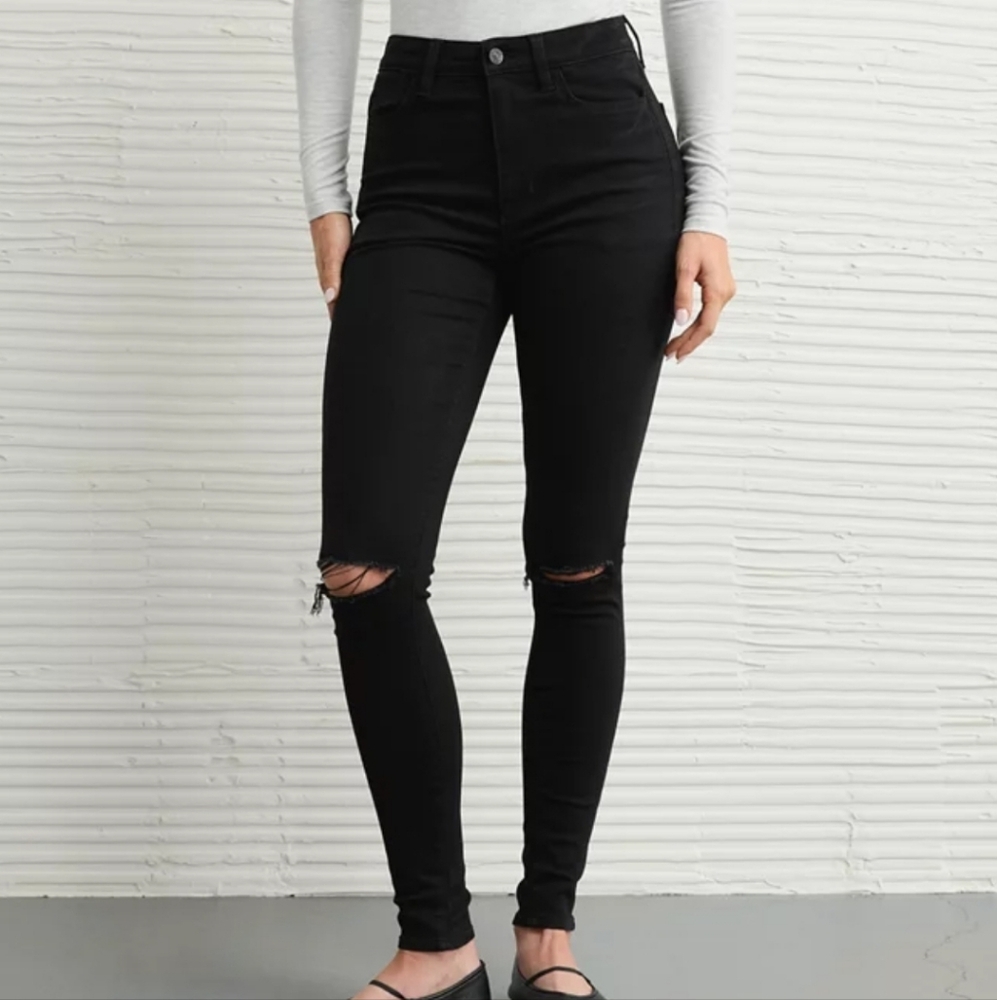 American Eagle 14 Short Next Level Ripped High V-Rise Jegging